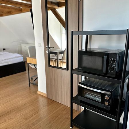 1 Zimmer Wohnung Dg Mit Klimaanlage Und Kleinen Balkon Oedheim エクステリア 写真