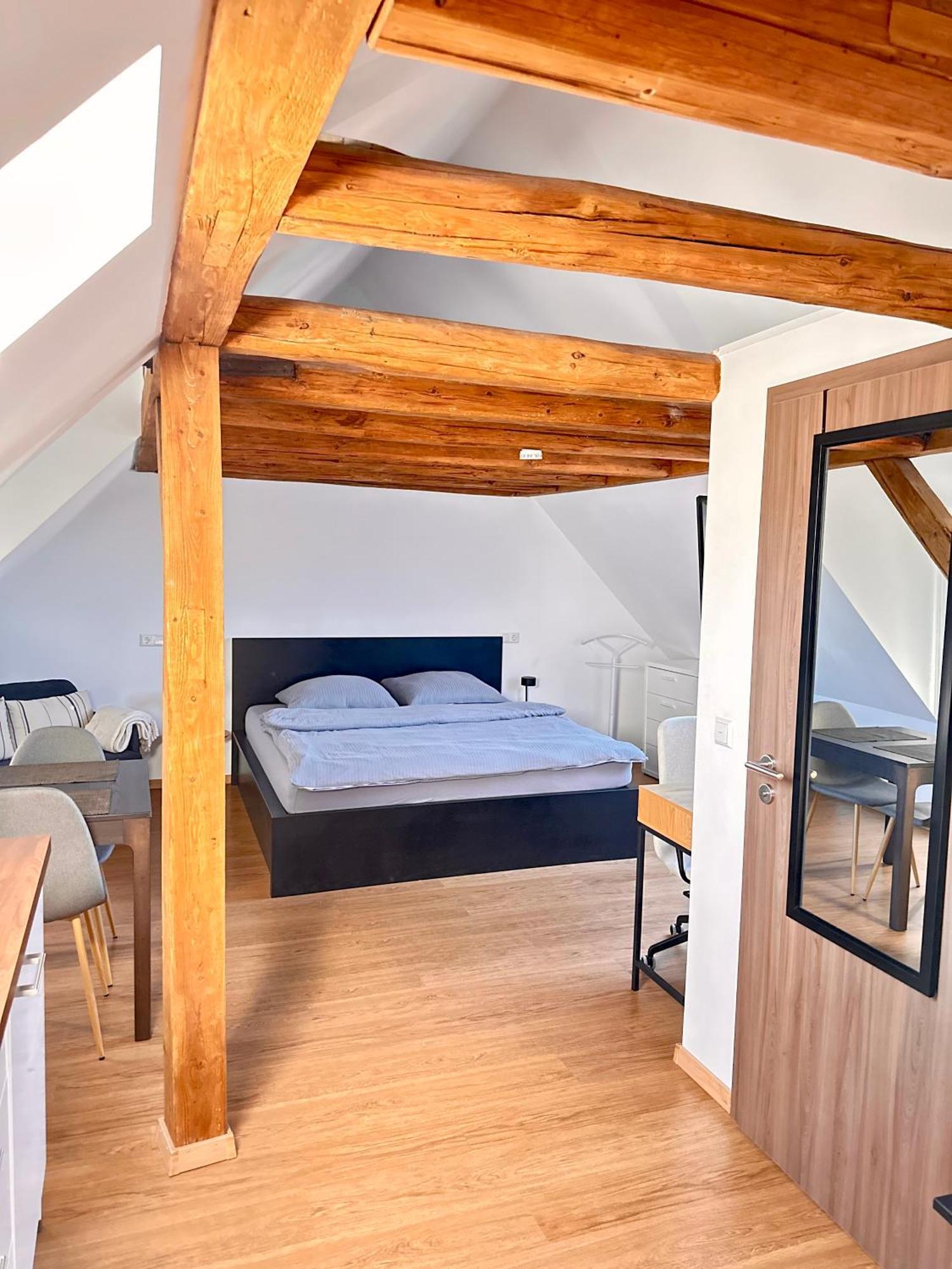 1 Zimmer Wohnung Dg Mit Klimaanlage Und Kleinen Balkon Oedheim エクステリア 写真