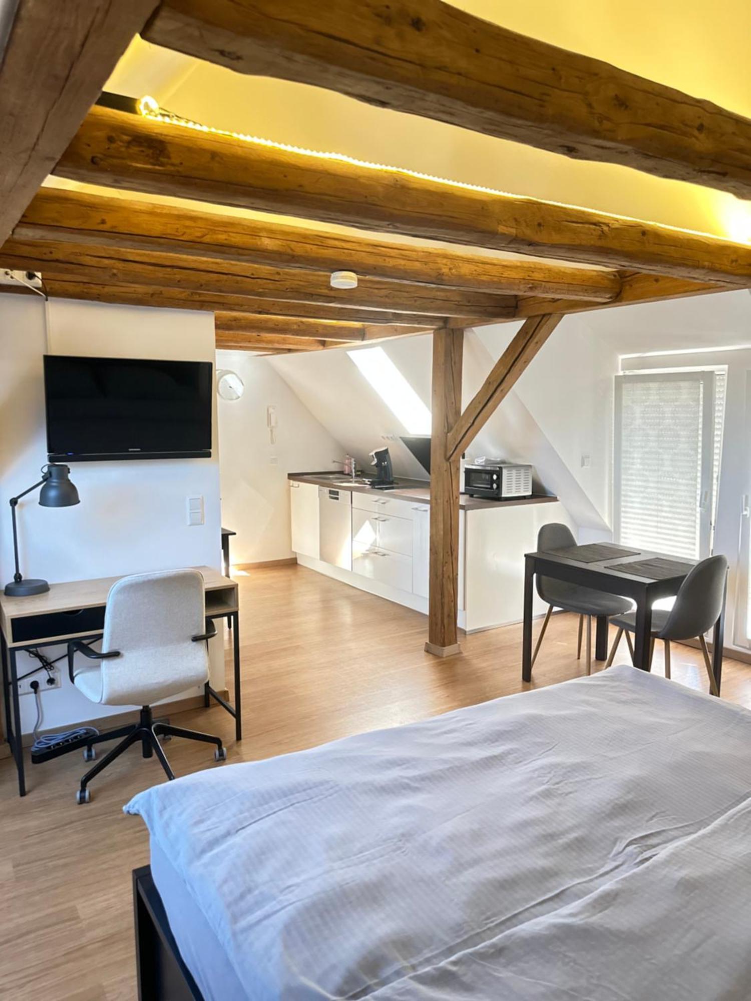 1 Zimmer Wohnung Dg Mit Klimaanlage Und Kleinen Balkon Oedheim エクステリア 写真